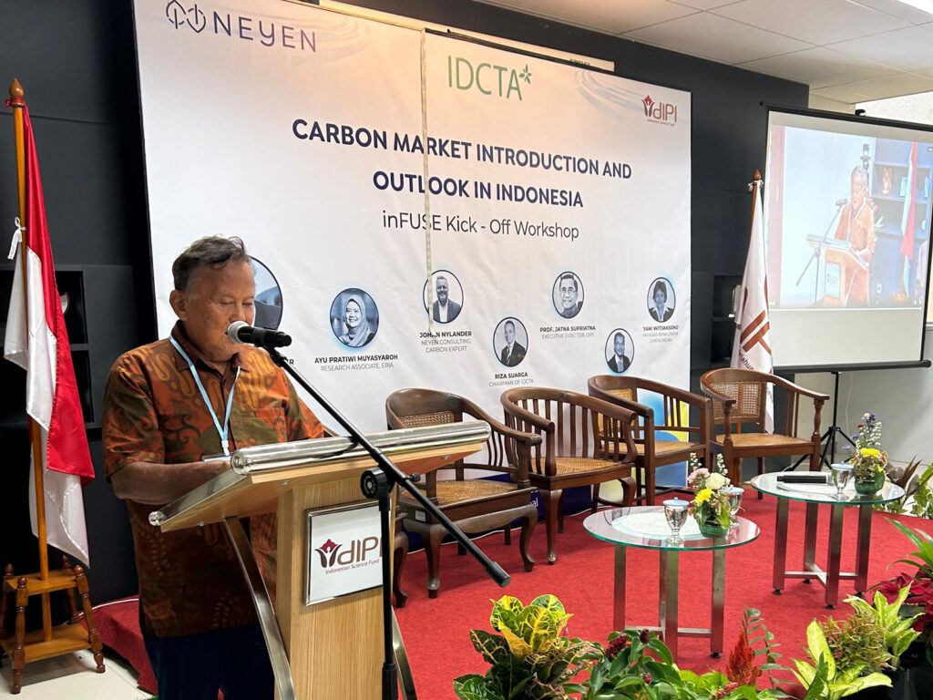 Prof. Rahmat Witoelar, the former Minister of Environment of the Republic of Indonesia (2004-2009) presenting at the inFUSE Accelerator Carbon Market kick-off
